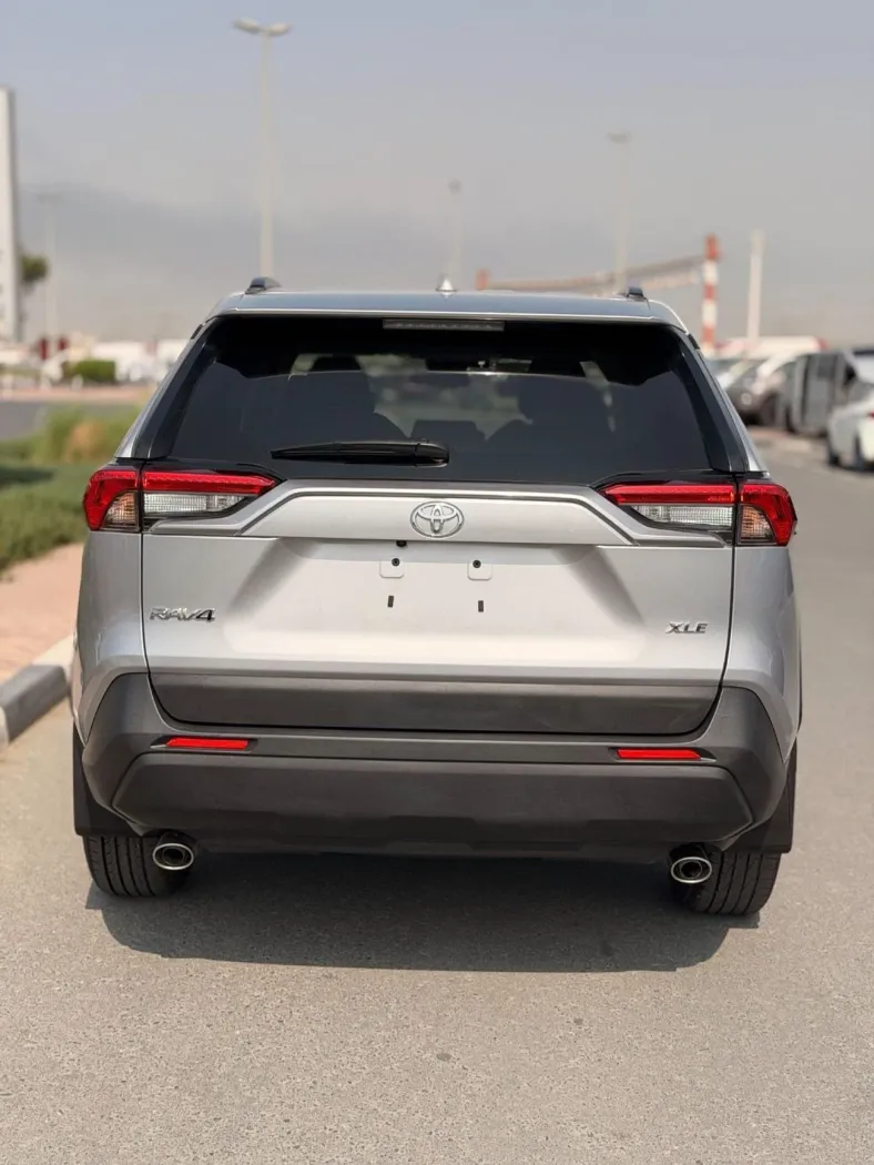 Toyota RAV4 XLE 2.5 L push start 2025 full option