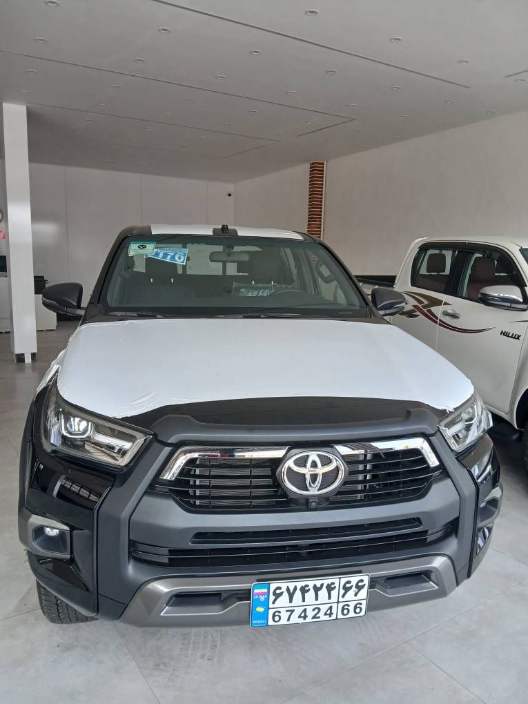 هایلوکس مشکی